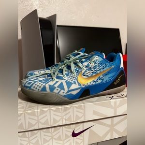Nike Kobe 9 EM Low Hyper Cobalt